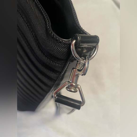 GUCCI Bamboo Black Textured Canvas 2 Way Shoulder / Crossbody - Picture 7 of 17